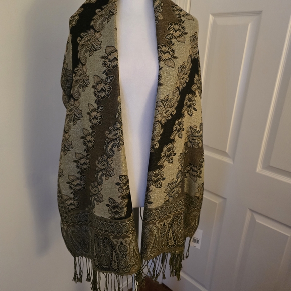 Accessory Street Elegant Floral Paisley Patterned Scarf, Metallic Gold/Brown - Picture 2 of 8